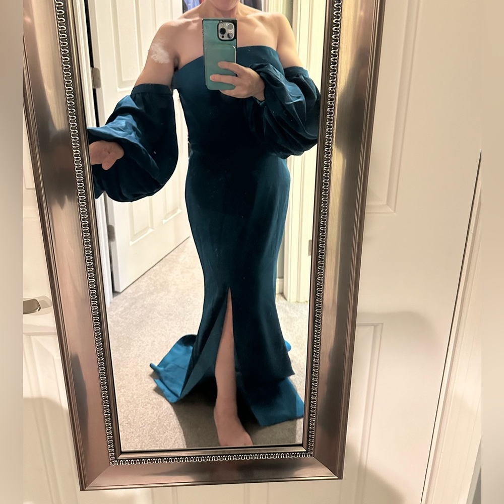 JUST IN TIME FOR SPRING FORMALS/PROM - TEAL BARIANO GOWN, SIZE 12!